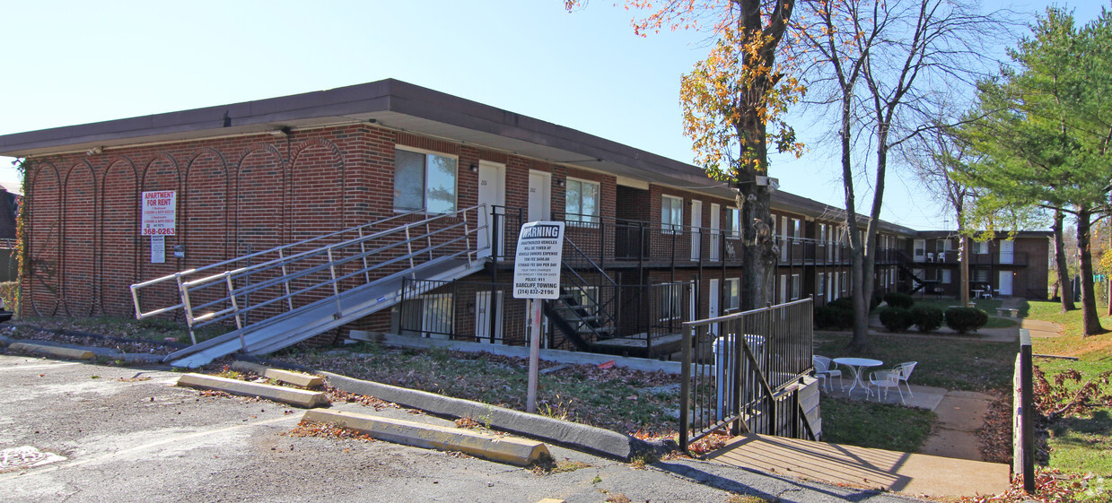 Primary Photo - Linden Gardens Apartments