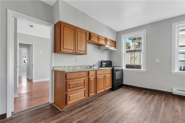 Building Photo - 109 Pocasset Ave