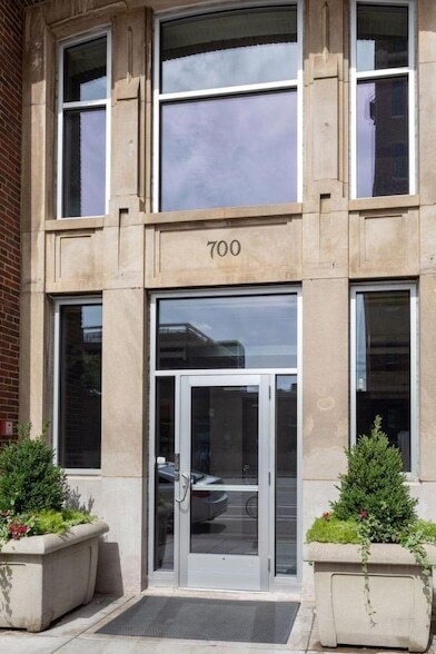Foto del edificio - 700 N Washington Ave