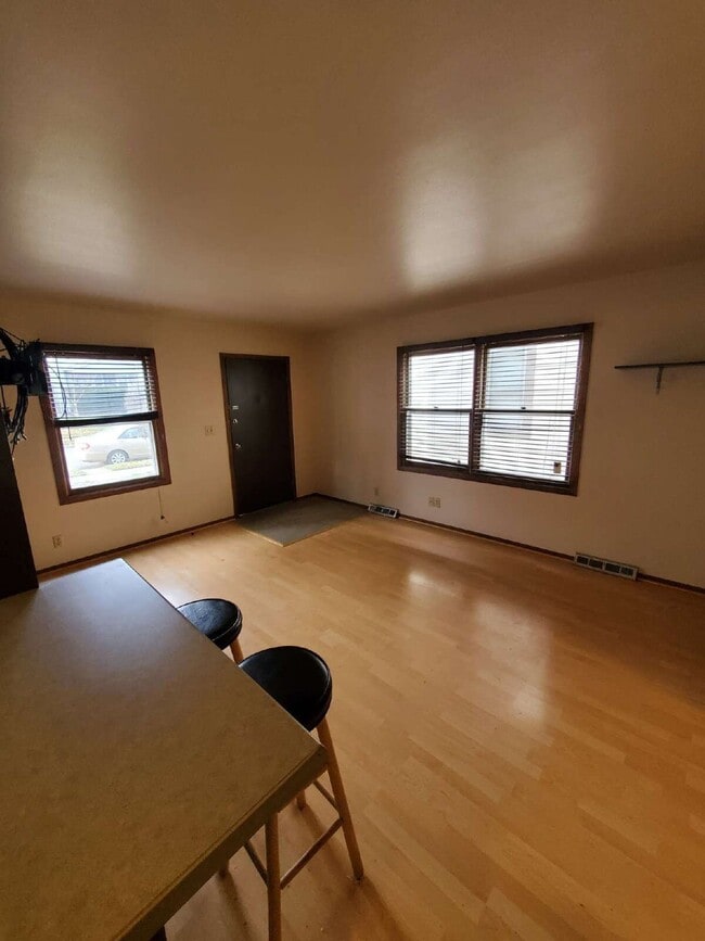 Building Photo - 1112 S 62nd St