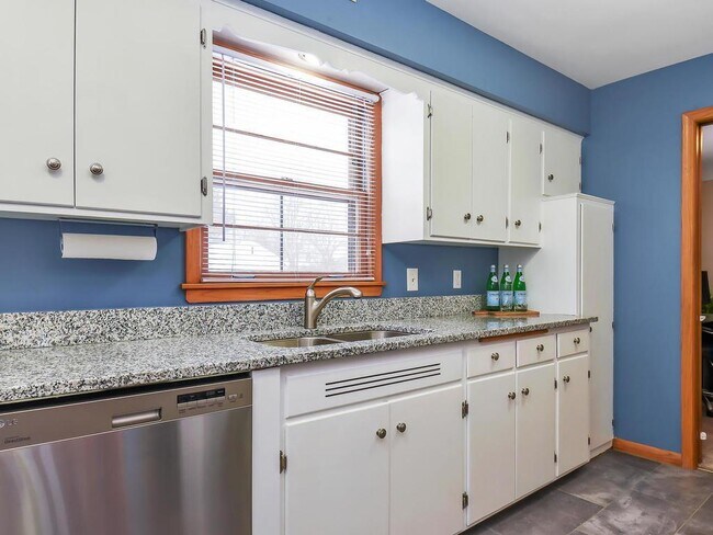 Foto del edificio - 6012 Xerxes Ave S