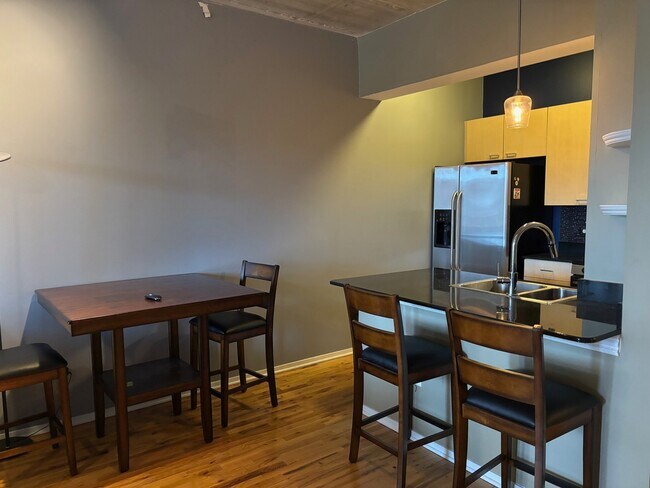 Foto del edificio - 1430 S Michigan Ave