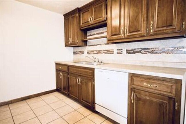 Foto del edificio - 2384 Canter Ln