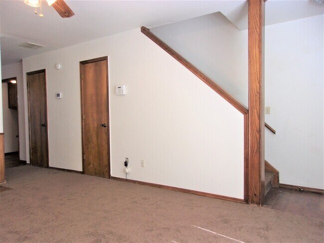 Building Photo - 2 BED 1.5 BATH TOWNHOUSE WARR ACRES/BETHANY