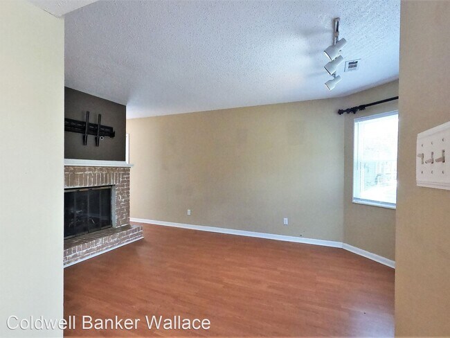Building Photo - 2 br, 1.5 bath House - 7601 Chatham Circle