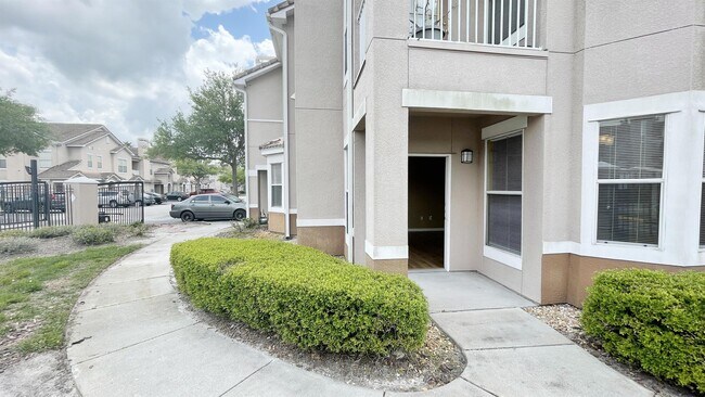 Building Photo - 18022 Villa Creek Dr
