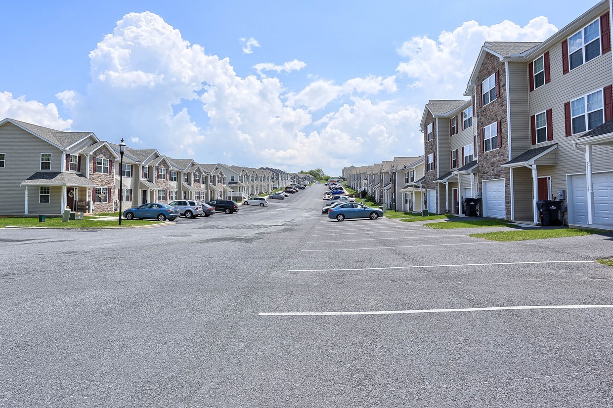 Foto principal - Marsh Run Townhomes