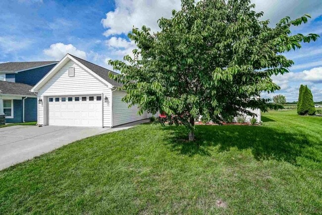 Building Photo - STONES CROSSING...3 Bed 2 Bath