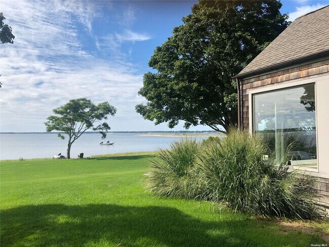 Building Photo - 4 N Shore Rd