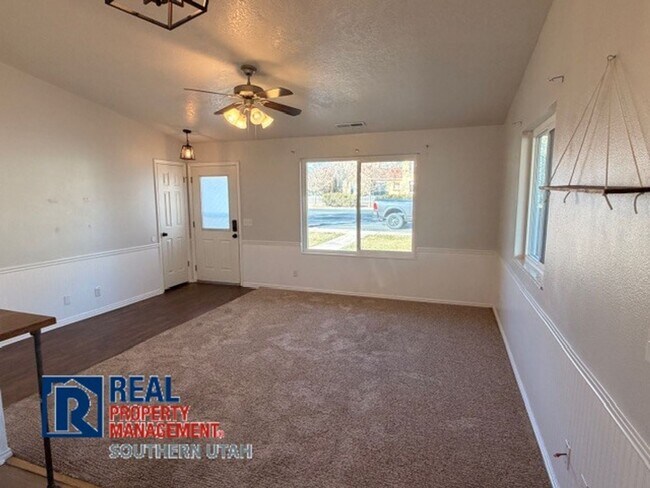 Foto del edificio - 2 bedroom downtown