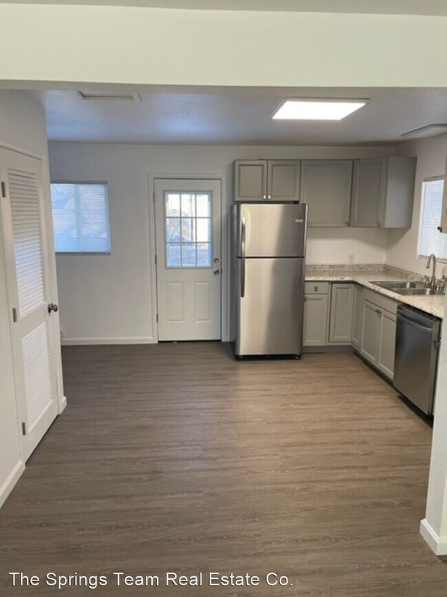 Building Photo - 3 br, 1 bath House - 1216 Pando Avenue