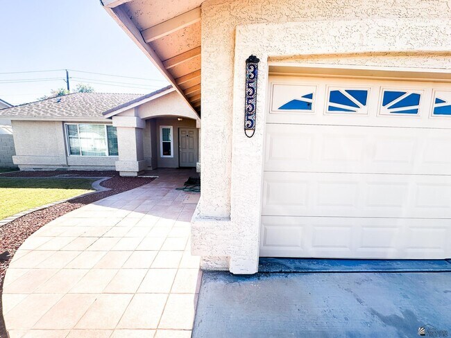 Foto del edificio - 3555 W 15th Ln