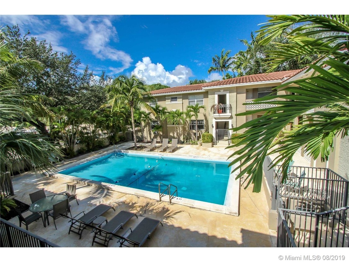 Foto principal - 125 Edgewater Dr