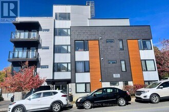 Building Photo - 220 Lebreton St N