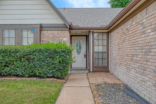Building Photo - 22723 Garden Canyon Dr