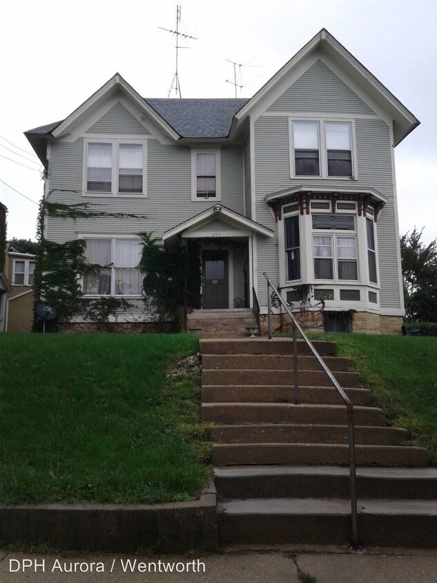 Primary Photo - 251 W Downer Pl