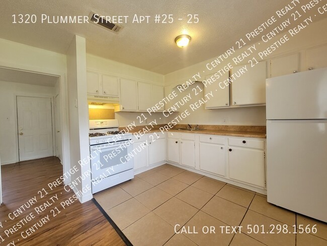 Building Photo - 1320 Plummer St