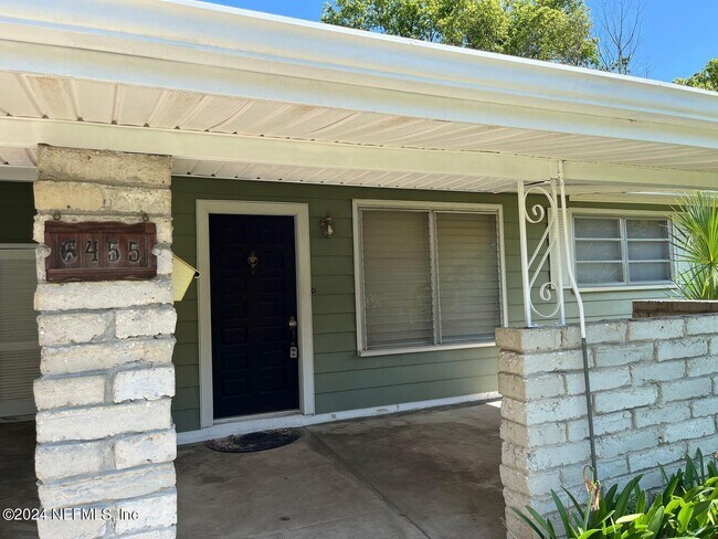 Building Photo - 6455 Solandra Dr