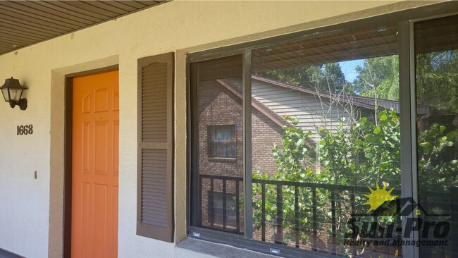 Foto del edificio - 1668 Spring Garden Ct