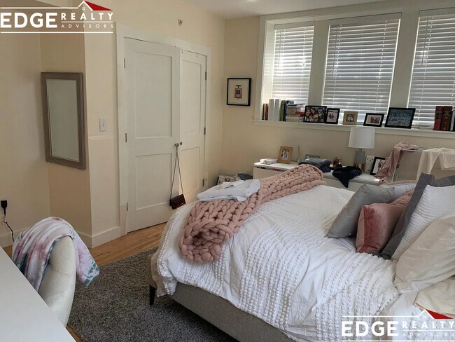 Foto del edificio - 2021 Commonwealth Ave