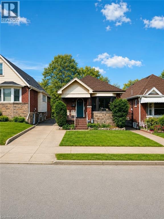 Building Photo - 278 Huxley Ave S