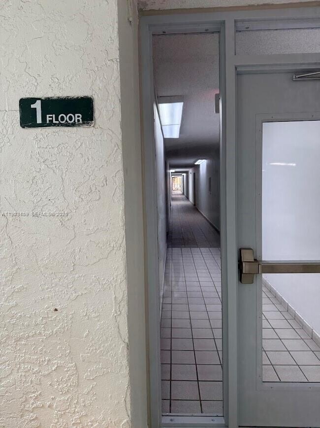 Foto del edificio - 11790 SW 18th St