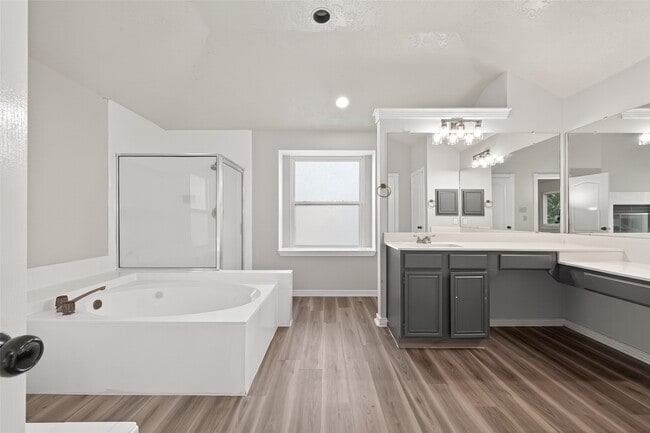 Building Photo - 2918 Colonel Ct Dr