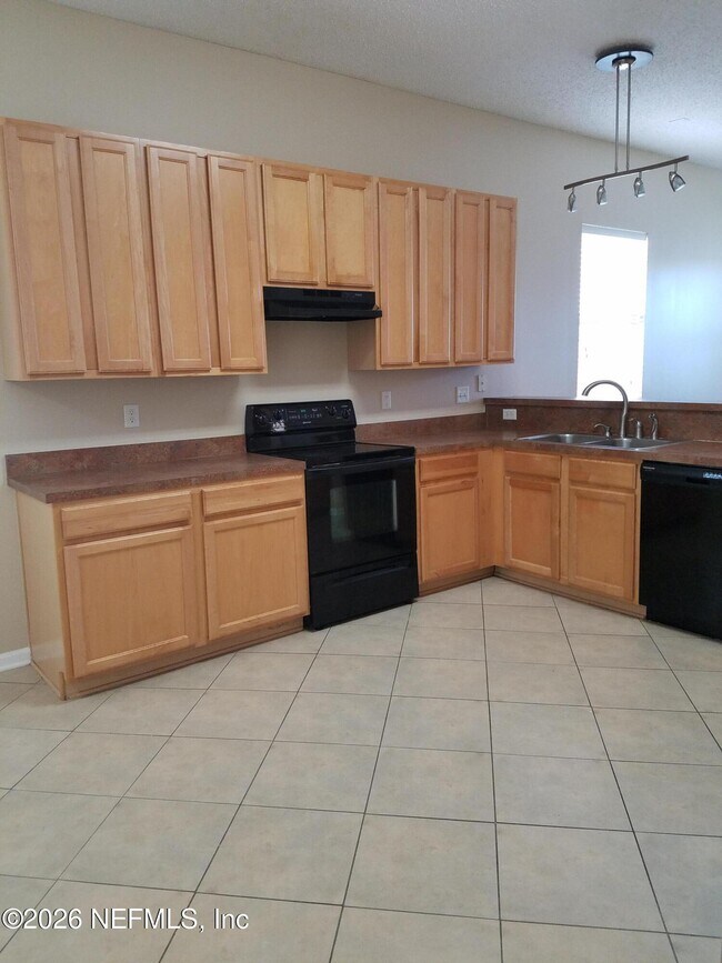 Foto del edificio - 1763 Hawkins Cove Dr E