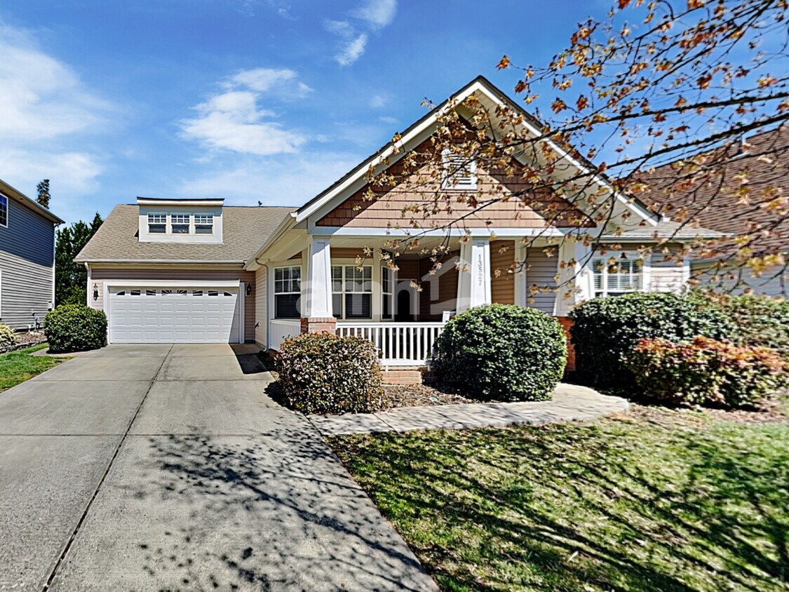 Foto principal - 13527 Provincial Ct