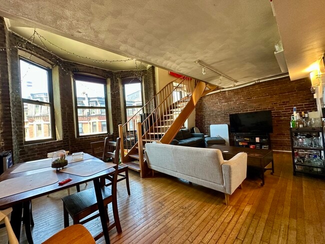 Building Photo - 279 Newbury St