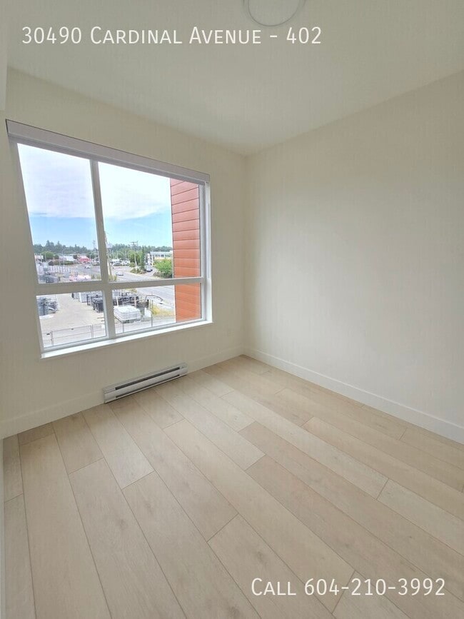 Photo du bâtiment - Brand New Condo With Two Parking