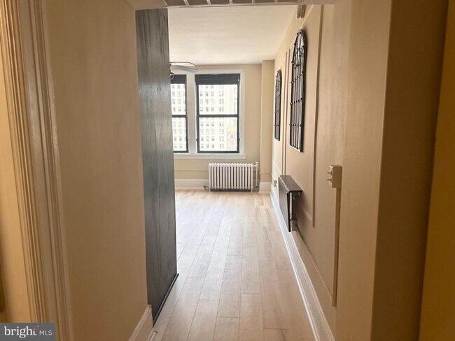 Building Photo - 1324 Locust St