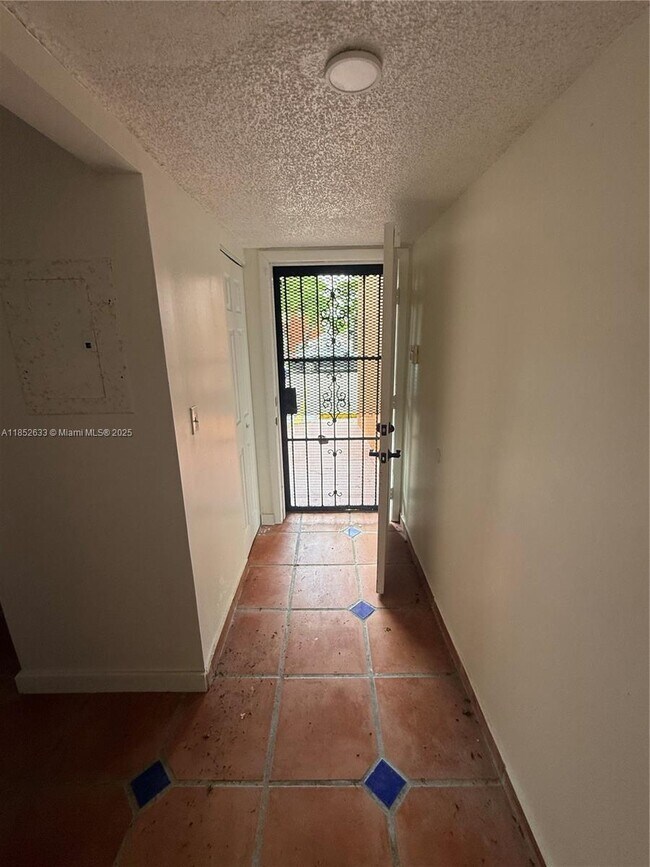 Foto del edificio - 2313 W 60th St