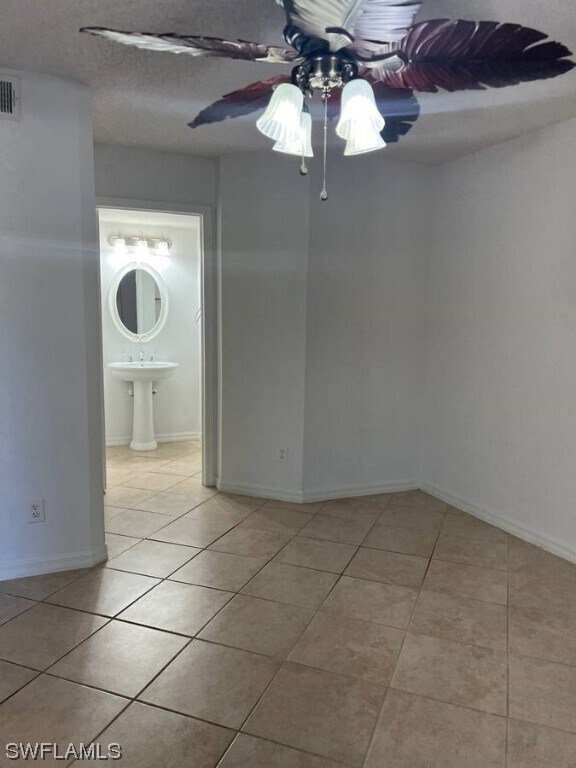 Building Photo - 600 Squire Cir