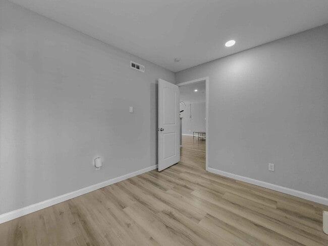 Building Photo - 4917 Woodruff Dr