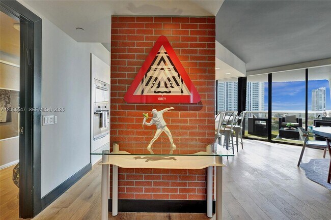 Foto del edificio - 3610 Yacht Club Dr