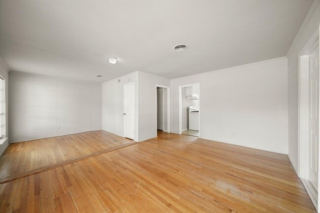 Foto del edificio - 10506 Barada St