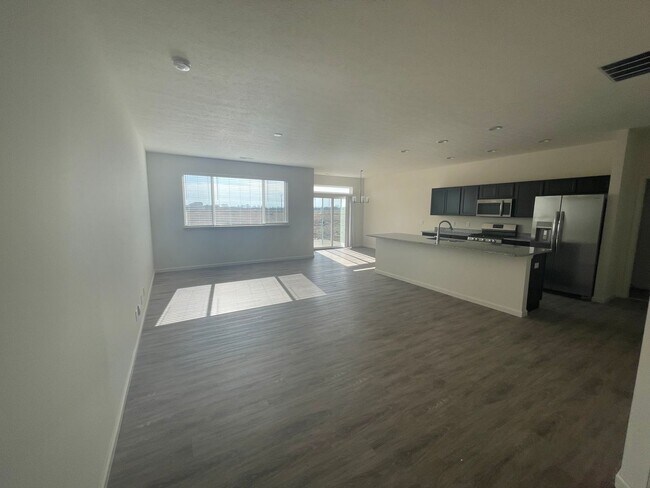 Foto del edificio - Newly Built 3 Bedroom House W/ A Den!
