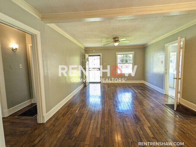 Building Photo - Text the Leasing Team at 901-820-4367 to S...