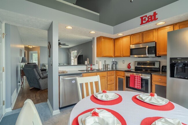 Building Photo - 5839 Riverwalk Cir