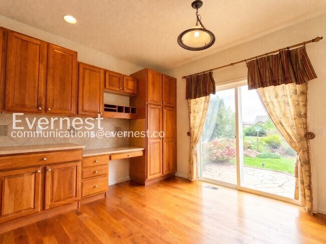 Foto del edificio - 6238 Westchase Rd