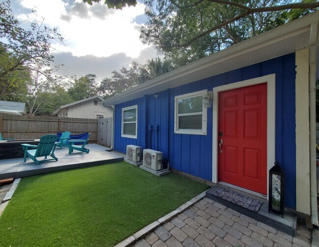 Building Photo - 1208 Orange Ave