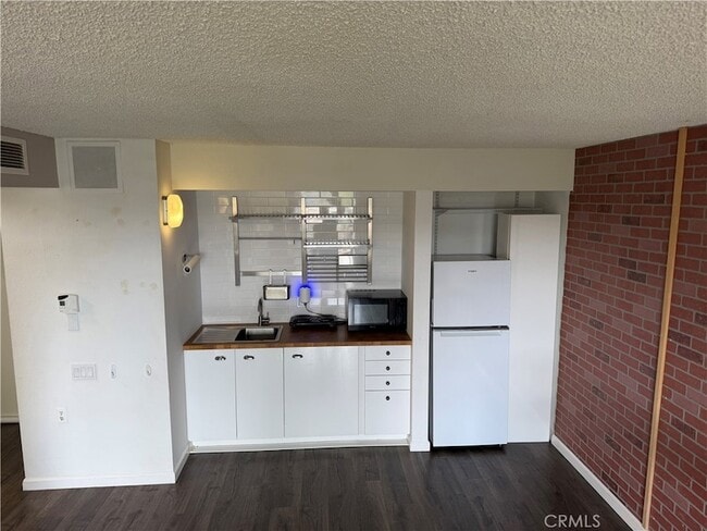 Building Photo - 24055 Paseo Del Lago W