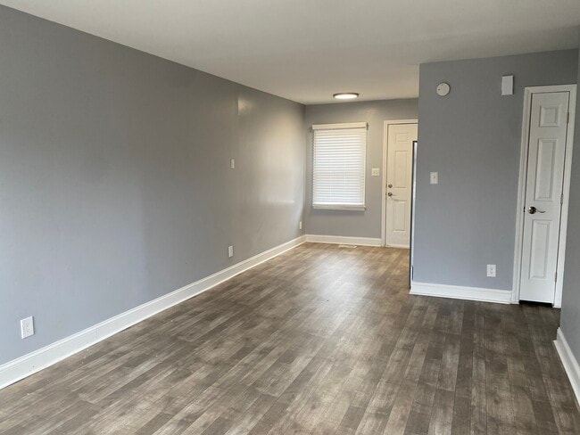 Building Photo - Park Creek Apartments