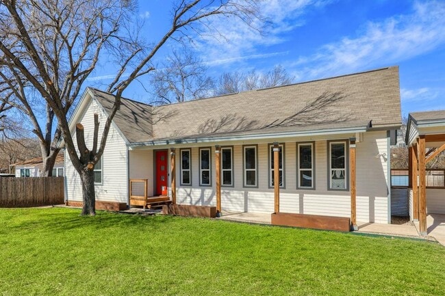 Building Photo - 1704 Webberville Rd