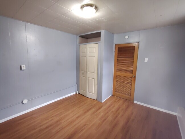 Foto del edificio - 317 1/2 N Harrison St