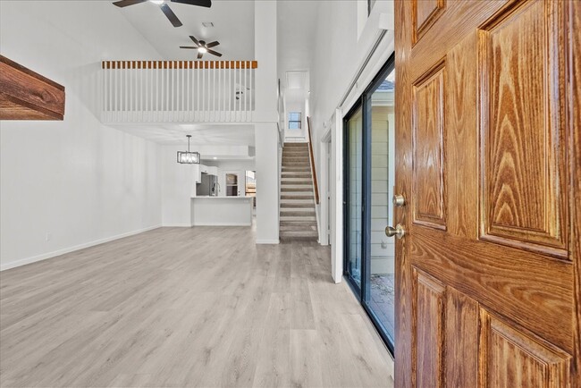 Foto del edificio - 16532 Holly Trail Dr