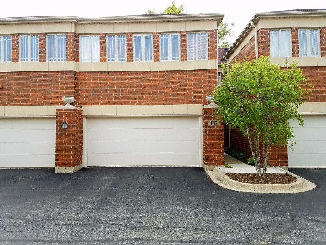 147 Finstad Dr, Libertyville, IL 60048 Townhome Rentals in