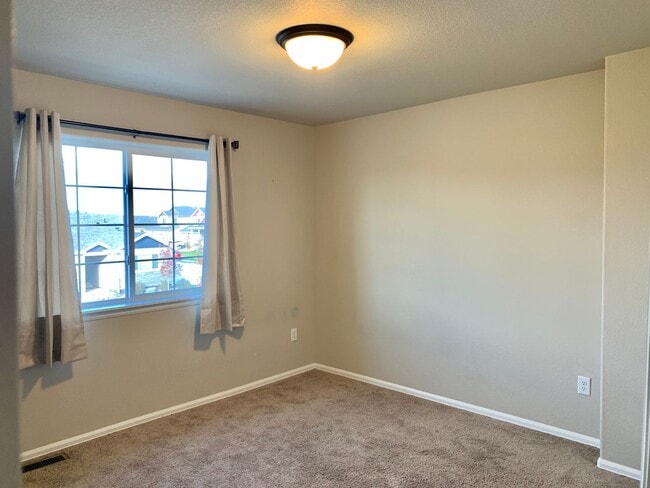 Building Photo - Beautiful 4 Bed/3 Bath West Greeley Home –...