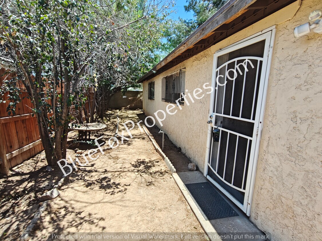 Primary Photo - 4142 E Spring St